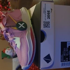 Nike Kyrie Low 5 1 World 1 People Orchid